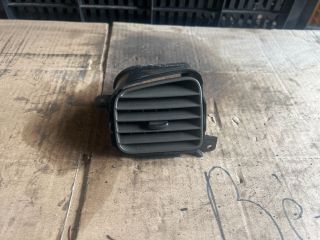 bontott MAZDA PREMACY Középső Bal Szellőző