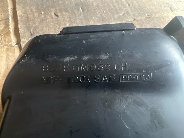 bontott MAZDA PREMACY Középső Bal Szellőző