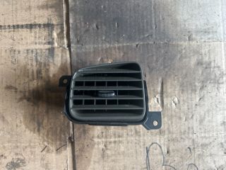 bontott MAZDA PREMACY Középső Bal Szellőző