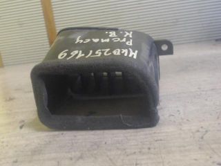 bontott MAZDA PREMACY Középső Bal Szellőző