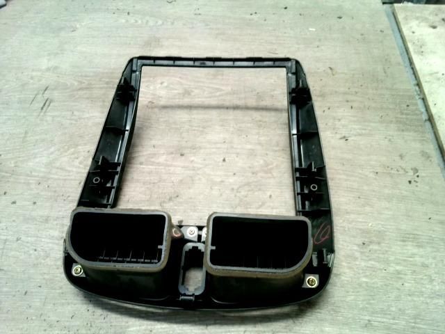 bontott MAZDA PREMACY Középső Szellőző