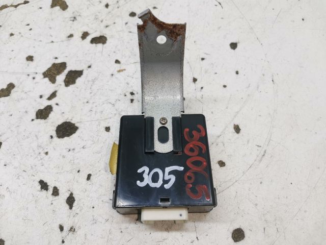 bontott MAZDA PREMACY Központizár Elektronika