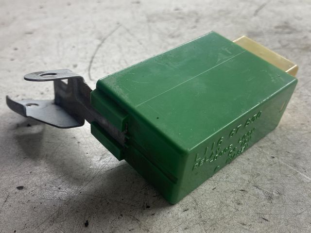 bontott MAZDA PREMACY Központizár Elektronika