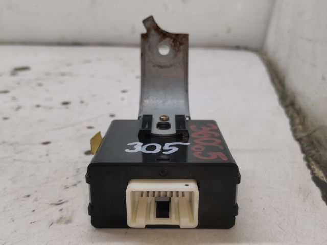 bontott MAZDA PREMACY Központizár Elektronika