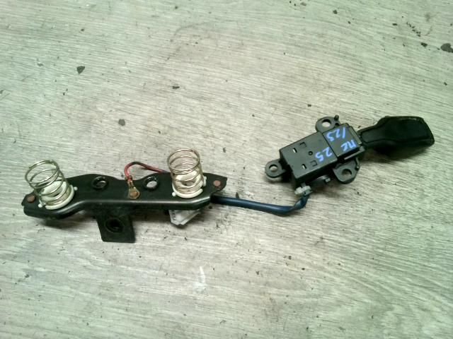 bontott MAZDA PREMACY Rádió / CD Kapcsoló