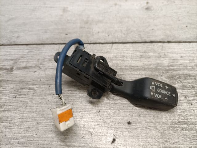 bontott MAZDA PREMACY Rádió / CD Kapcsoló