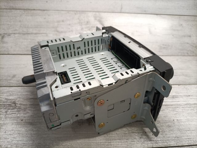 bontott MAZDA PREMACY Rádió / CD