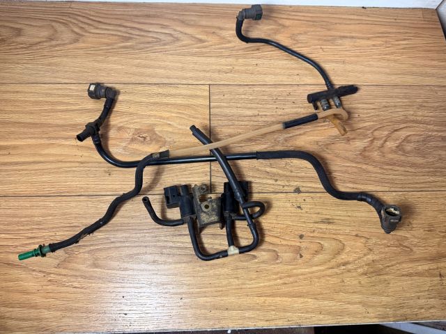 bontott MAZDA PREMACY Üzemanyagcső