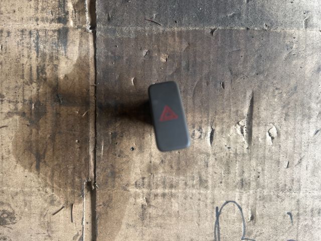 bontott MAZDA PREMACY Vészvillogó Kapcsoló