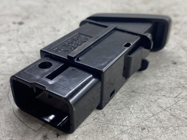 bontott MAZDA PREMACY Vészvillogó Kapcsoló