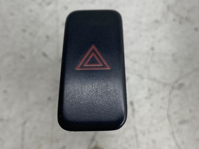 bontott MAZDA PREMACY Vészvillogó Kapcsoló