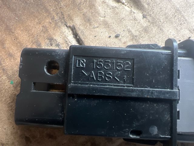 bontott MAZDA PREMACY Vészvillogó Kapcsoló