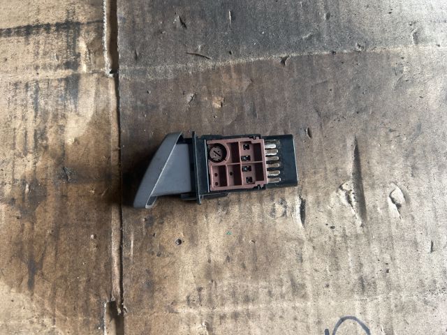 bontott MAZDA PREMACY Vészvillogó Kapcsoló