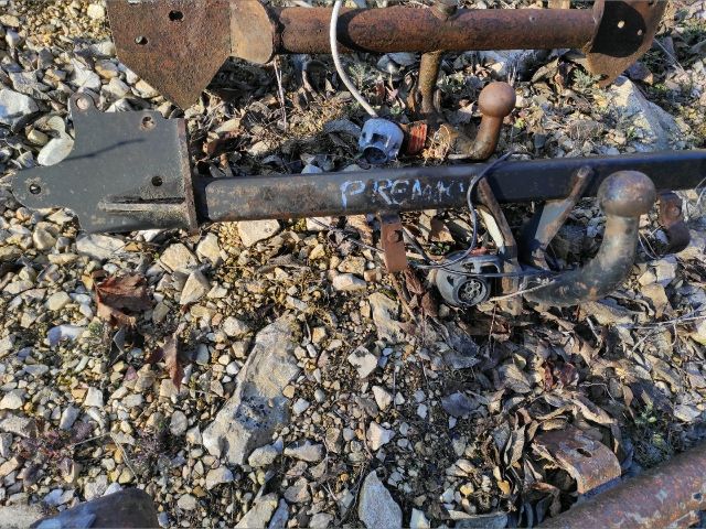 bontott MAZDA PREMACY Vonóhorog