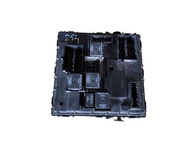 bontott MAZDA TRIBUTE Biztosítéktábla Doboz