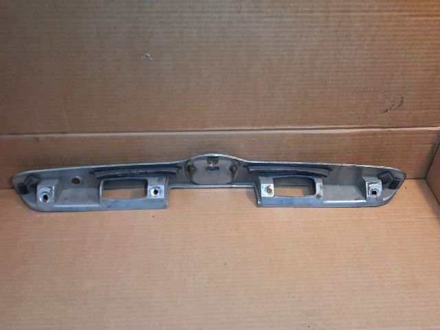 bontott MAZDA TRIBUTE Csomagtérajtó Díszléc