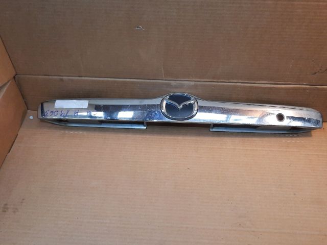 bontott MAZDA TRIBUTE Csomagtérajtó Díszléc