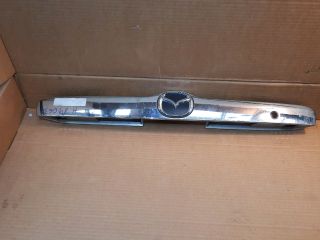 bontott MAZDA TRIBUTE Csomagtérajtó Díszléc