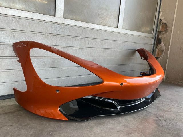 bontott MCLAREN 720S Első Lökhárító (Üresen)