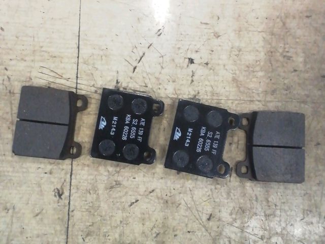 bontott MERCEDES-BENZ /8 Első Pár Fékbetét