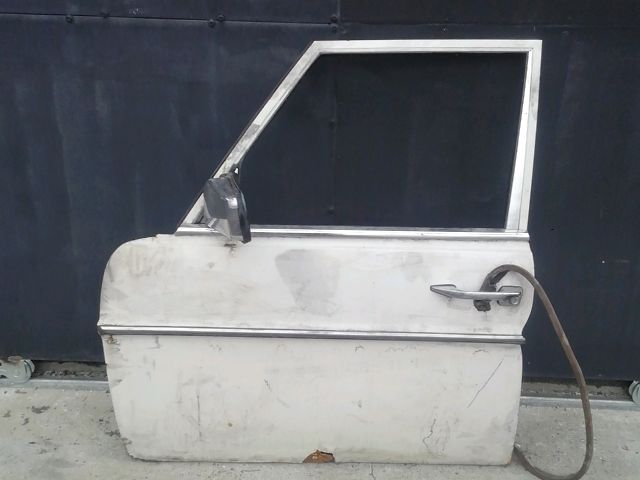 bontott MERCEDES-BENZ /8 Bal első Ajtó (Üres lemez)