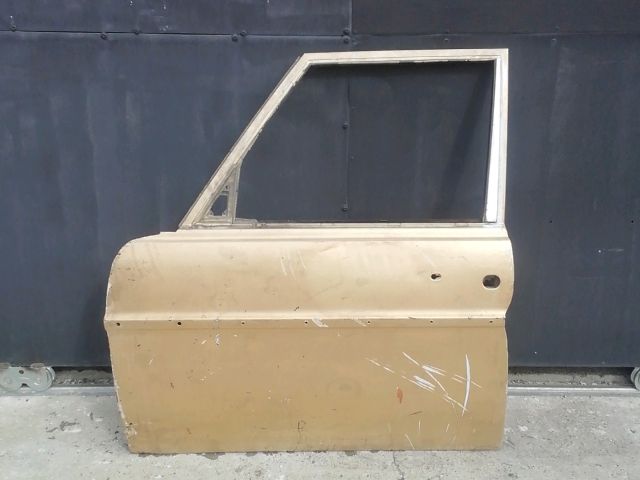 bontott MERCEDES-BENZ /8 Bal első Ajtó (Üres lemez)