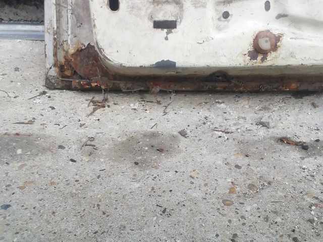 bontott MERCEDES-BENZ /8 Bal első Ajtó (Üres lemez)