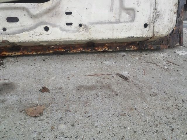 bontott MERCEDES-BENZ /8 Bal első Ajtó (Üres lemez)