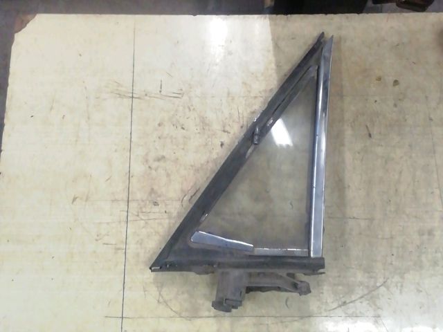 bontott MERCEDES-BENZ /8 Bal első Fixüveg (Ajtóban)