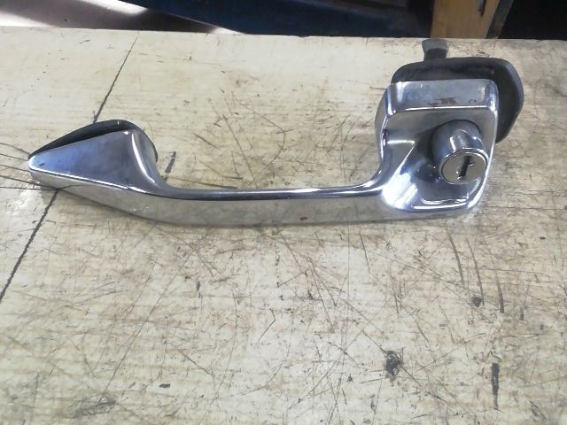 bontott MERCEDES-BENZ /8 Bal első Külső Kilincs