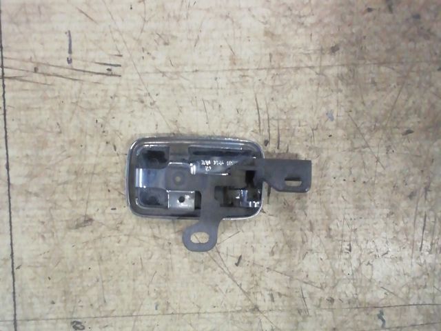 bontott MERCEDES-BENZ /8 Bal hátsó Belső Kilincs