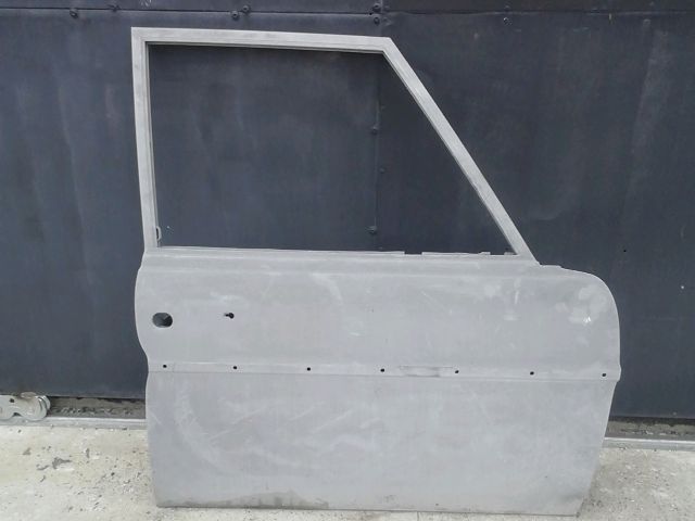 bontott MERCEDES-BENZ /8 Jobb első Ajtó (Üres lemez)