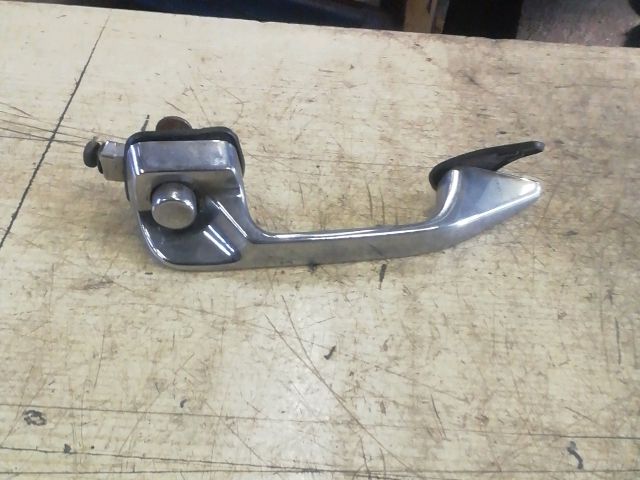 bontott MERCEDES-BENZ /8 Jobb első Külső Kilincs