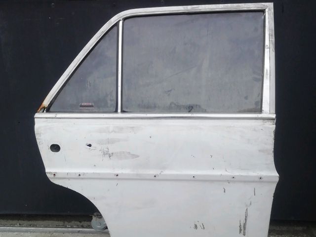 bontott MERCEDES-BENZ /8 Jobb hátsó Ajtó (Üres lemez)