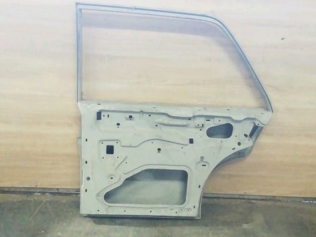 bontott MERCEDES-BENZ /8 Jobb hátsó Ajtó (Üres lemez)