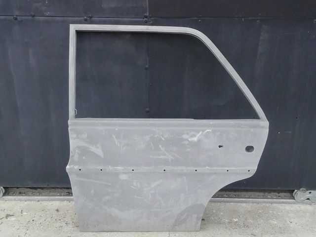 bontott MERCEDES-BENZ /8 Jobb hátsó Ajtó (Üres lemez)