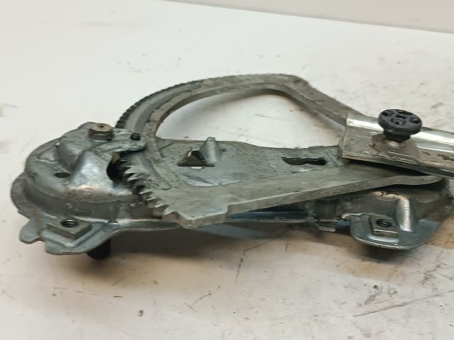 bontott MERCEDES-BENZ 100 Bal első Ablakemelő Szerkezet (Mechanikus)