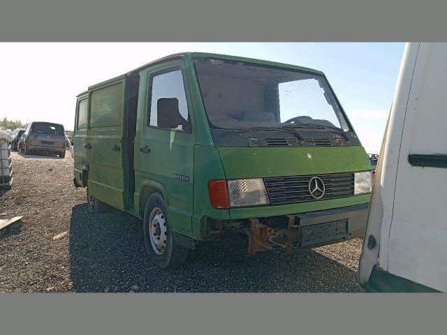 bontott MERCEDES-BENZ 100 Tankbetöltő Cső (Fém)