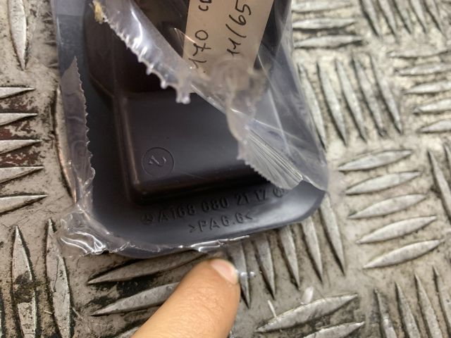 bontott MERCEDES-BENZ 170 Hátsó Ülés Rögzítő