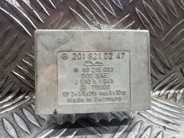 bontott MERCEDES-BENZ 190 Ablaktörlő Relé