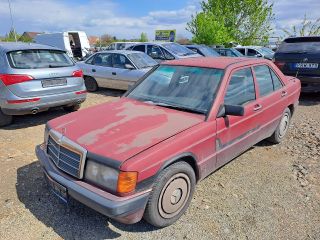 bontott MERCEDES-BENZ 190 Bal első Sárvédő