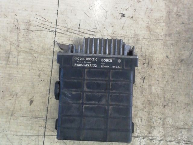 bontott MERCEDES-BENZ 190 Motorvezérlő