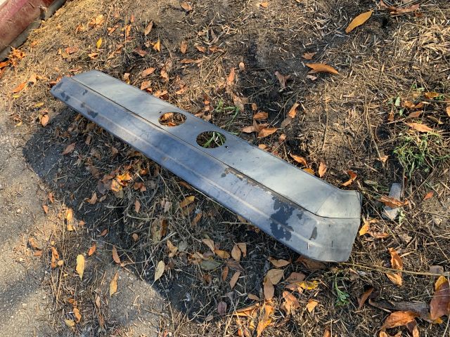 bontott MERCEDES-BENZ 190 Hátsó Lökhárító (Üresen)