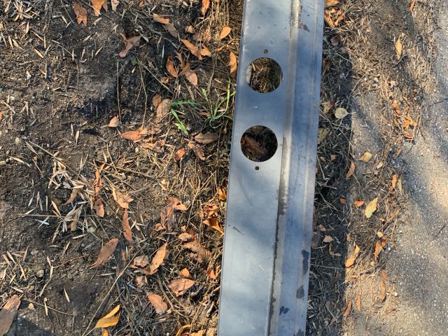 bontott MERCEDES-BENZ 190 Hátsó Lökhárító (Üresen)