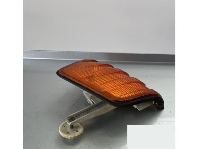 bontott MERCEDES-BENZ 190 Jobb első Irányjelző