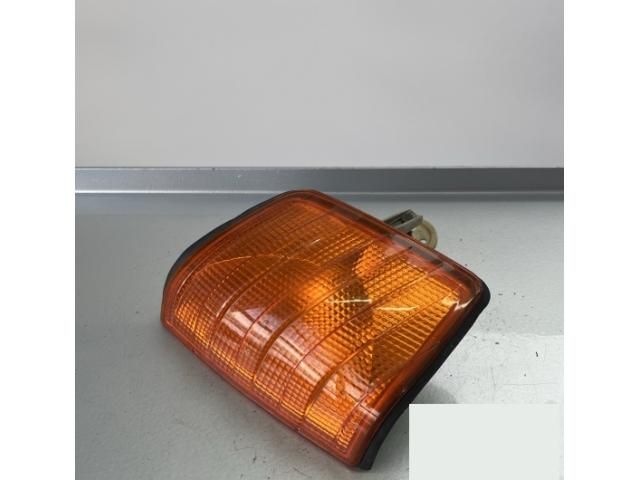 bontott MERCEDES-BENZ 190 Jobb első Irányjelző