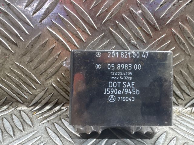 bontott MERCEDES-BENZ 190 Komfort Elektronika