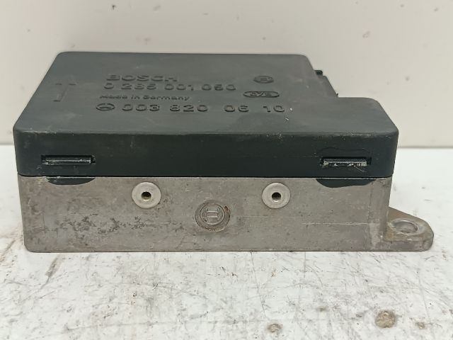 bontott MERCEDES-BENZ 190 Központi Ütközés Érzékelő