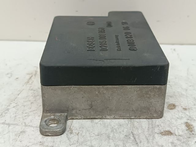 bontott MERCEDES-BENZ 190 Központi Ütközés Érzékelő