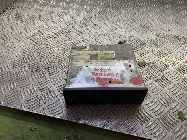 bontott MERCEDES-BENZ 190 Rádió / CD